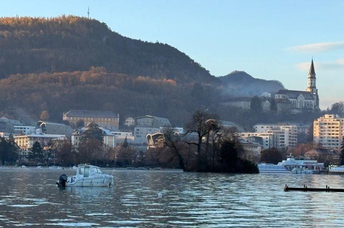 Lever de soleil_Annecy_hiver
